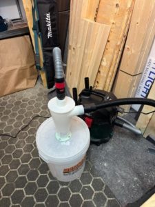 Zyklonabscheider mit angeschlossenem Werkstattsauger